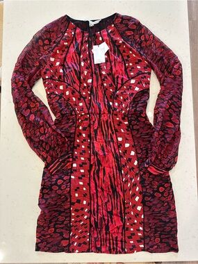 NWT Diane Von Furstenberg 100% Silk Red Dress Size 10 Feminine Designer Luxury